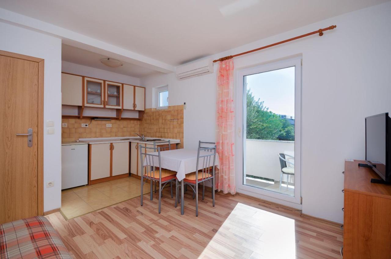 Apartments Blazenka Banjol Eksteriør bilde