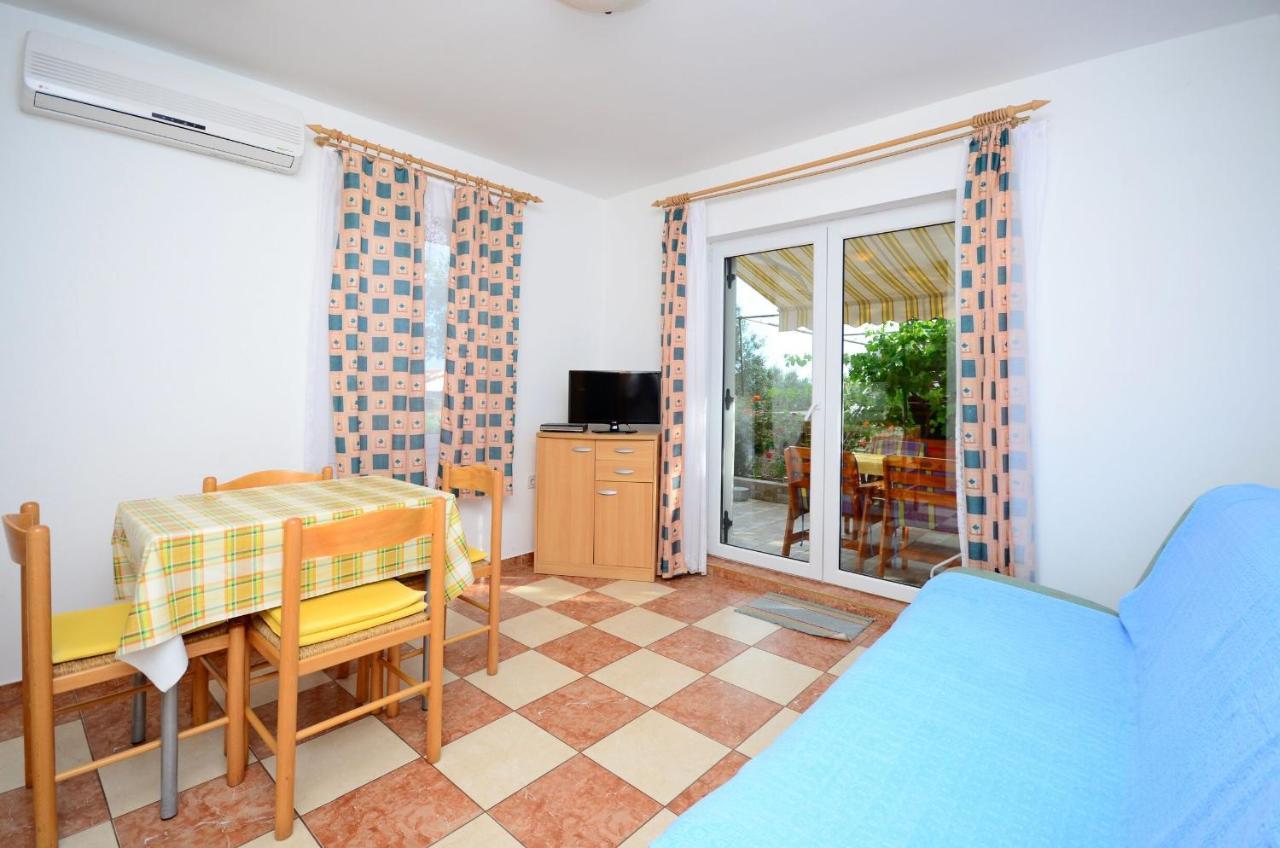 Apartments Blazenka Banjol Eksteriør bilde