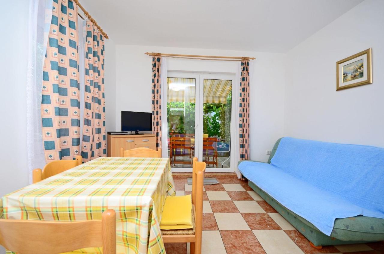 Apartments Blazenka Banjol Eksteriør bilde