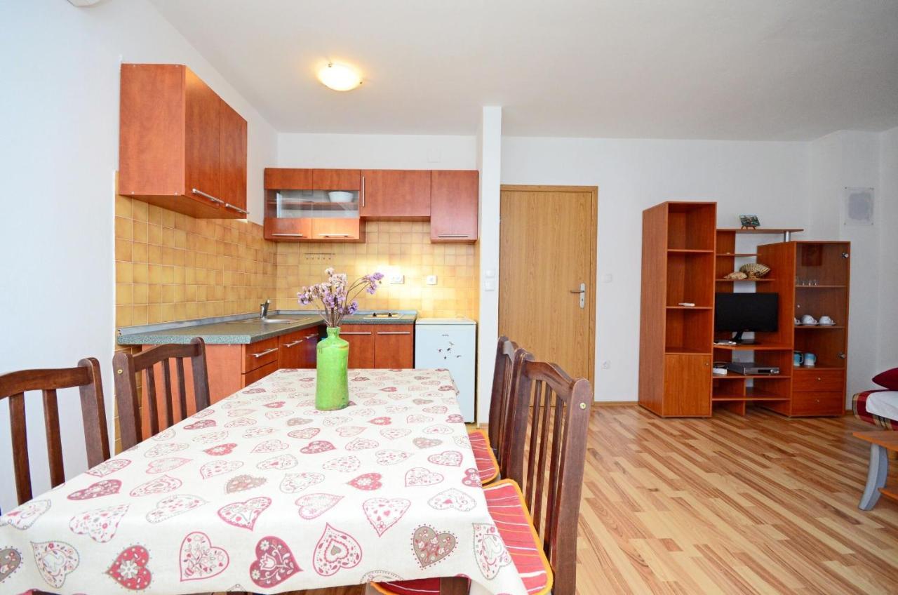 Apartments Blazenka Banjol Eksteriør bilde