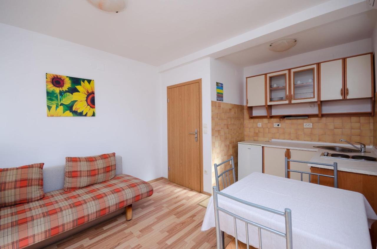Apartments Blazenka Banjol Eksteriør bilde